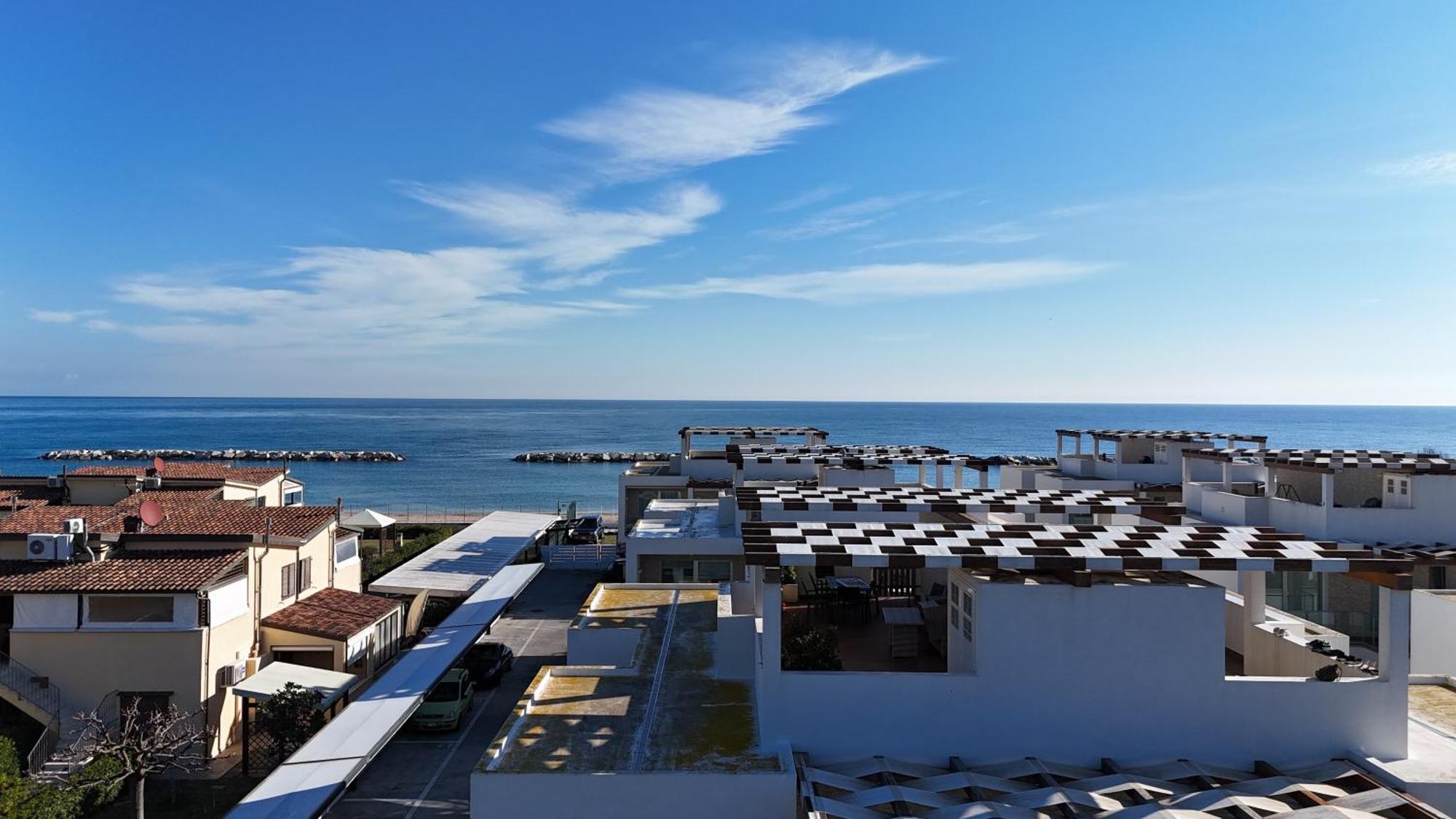 P020 - Porto Recanati, Nuovo Trilocale Con Giardino Экстерьер фото